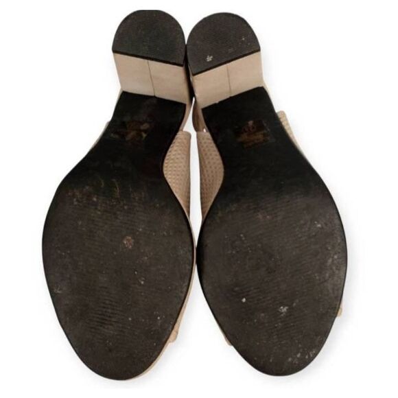 D BEIGE HEEL OPEN TOE BOOTIES SZ.7.5 GOOD USED CONDITION. - Picture 7 of 7